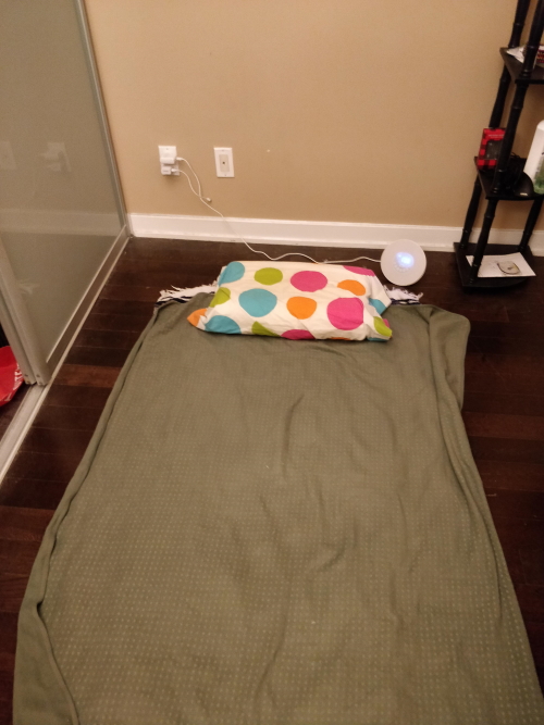 Minimalist sleeping with yoga mat